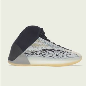 Yeezy Boost QNTM